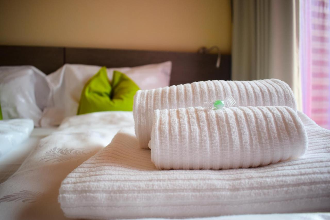 Hotel Kube Фольгария Экстерьер фото